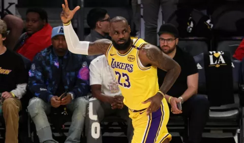 LeBron James rompe marca de puntos en la NBA