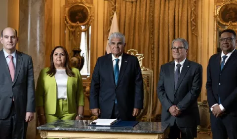 Empresarios se preparan para aumento de la cuota patronal y piden 'pasar la página' 