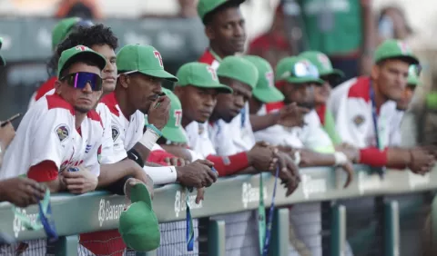 Dos peloteros cubanos abandonan el equipo tras competir en la Liga de Campeones de América