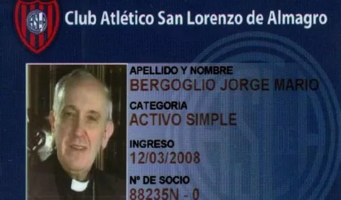 Francisco, un papa con pasión por el fútbol