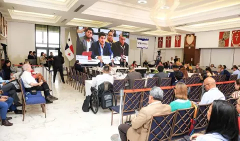 Comisión de Reformas Electorales y una sesión fugaz: ¿qué ocurrió?