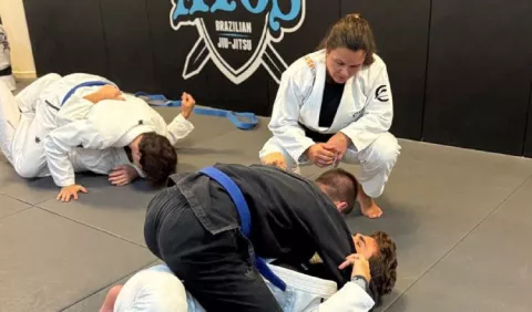 Jennisín Rosanía vive su faceta de 'entrenadora'  de Jiu-Jitsu 