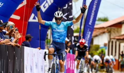 Oscar Sevilla sobre su liderato del Tour de Panamá: 'Queda mucha carrera'