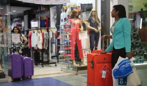 Centros comerciales se preparan para el décimo y su temporada alta