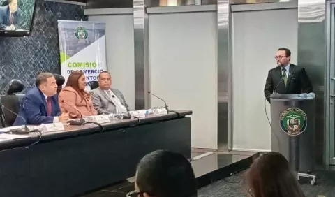 Regalías de concentrado de cobre  se calcularán con base a contrato 406
