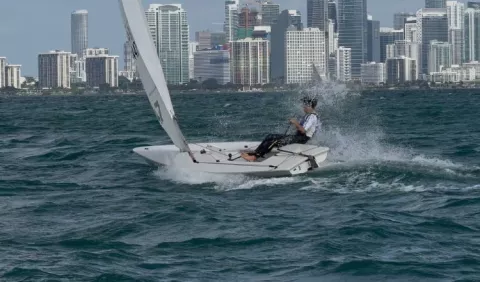 Ion Lowy  apunta al Panamá International Regatta