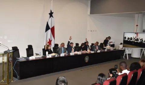 Reelección de rectores pasa a segundo debate