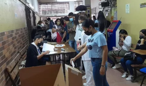 Diputados insisten en igualar porcentajes en las elecciones universitarias