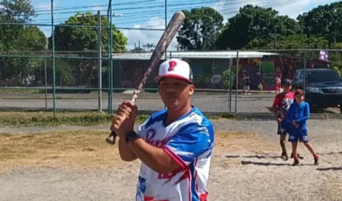 Veragüense Solís firma para jugar en EE.UU.
