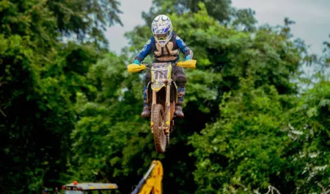 ¡Motores rujan! Automovilismo y motocross, las pasiones de Iván Rodríguez 