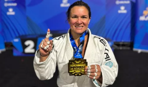 Jennisín Rosanía  gana oro en Jiu-Jitsu en Los Ángeles