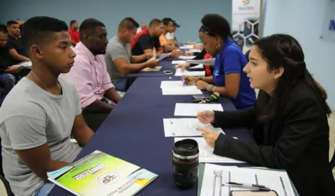 Contrataciones mantienen tendencia de 'crecimiento moderado' hasta septiembre