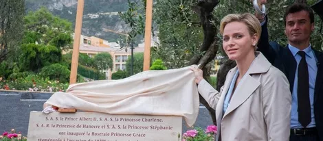 La Princesa Charlene de Mónaco reaparece en los jardines Princesa Gracia tras anunciar su embarazo