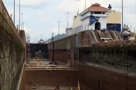 Esclusa de Miraflores en el Canal de Panamá
