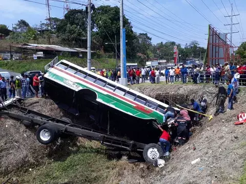 Los cinco segundos grabados en video, en los que la muerte se respiró en el bus de Buena Vista-Colón