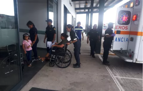 Quince heridos al accidentarse bus que iba a un retiro espiritual en Mariato 