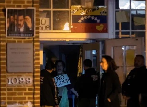 Los activistas de la embajada de Venezuela en Estados Unidos frenan el desalojo
