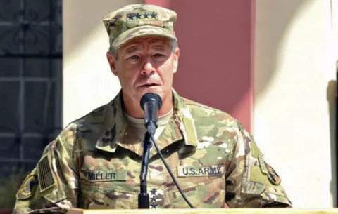 Talibanes reivindican atentado contra autoridades afganas y de la OTAN