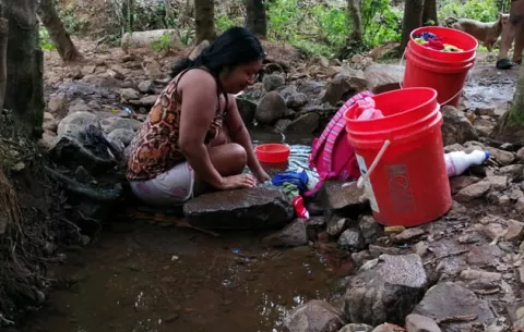 Más de 700 familias usan agua insalubre en un asentamiento informal en Arraiján