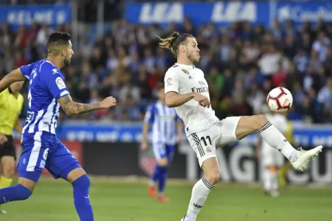 Real Madrid pierde en casa del Alavés y Gareth Bale se lesiona