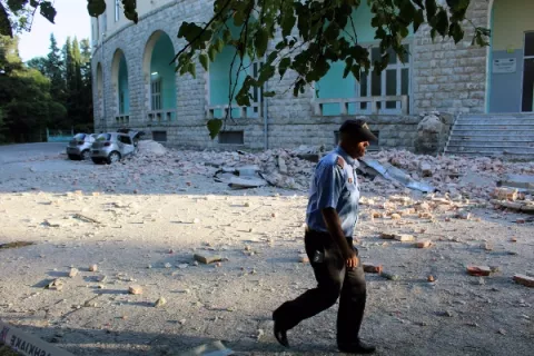 Un sismo de 5,8 en la escala de Richter sacude Albania