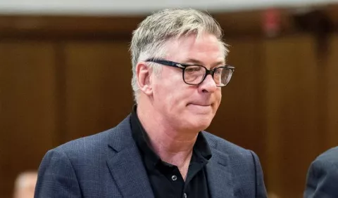 Alec Baldwin admite culpa en disputa 