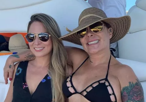 Critican a Alejandra Guzmán por foto en bikini
