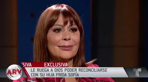 Entre lágrimas Alejandra Guzmán le pide a su hija que la abrace  