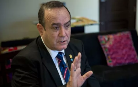 Presidente electo Alejandro Giammattei desconocerá cualquier relación con Venezuela