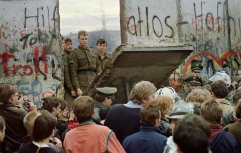 Tras 30 años, Alemania sigue dividida