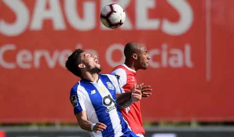 Insólita lesión del brasileño Alex Telles