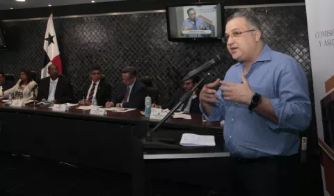 Reformas constitucionales podrían sufrir cambios drásticos, con aportes de las consultas