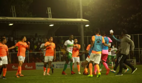 Suspensiones y multas por el bochorno entre Santa Gema y el Alianza
