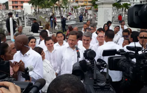 Juan Carlos Varela celebra últimas fiestas patrias con los allegados que le quedan