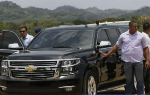 'Juan Carlos Varela se hospedaba en habitaciones de $4,500 y utilizaba limusina negra enorme'