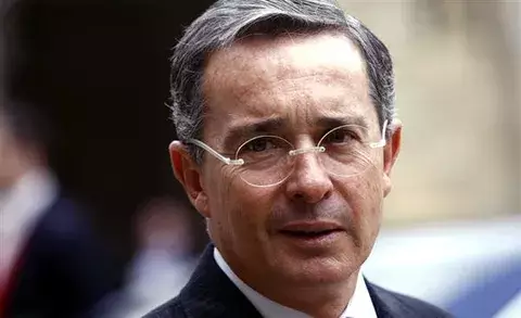 Uribe expresa apoyo a Martinelli ante ruptura de relaciones con Venezuela