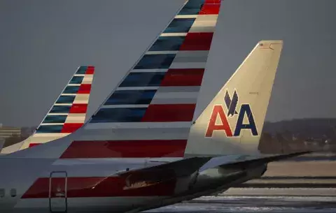 Demandan a American Airlines por evasión fiscal