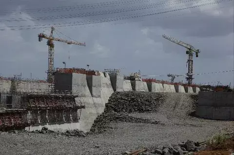 Martinelli puso en duda la reanudación de las obras "por diferencias entre los contratistas"