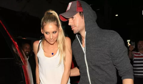 Enrique Iglesias habla de las crisis en su relación con Anna Kournikova