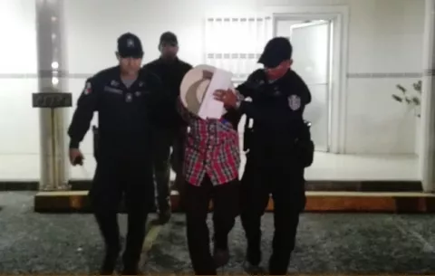 Anciano imputado por violar a niña se va a casa por padecer enfermedad visual y auditiva