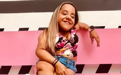 La panameña Anita Correa bailó junto a Karol G y recibe elogios