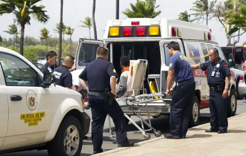 Adolescente viajó oculto en avión a Hawai 