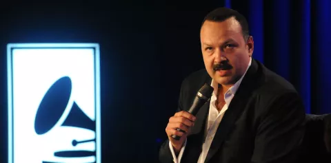 Pepe Aguilar abre su baúl de recuerdos en el Museo Grammy
