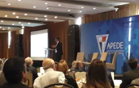 Ineficiencia en la burocracia frenan los negocios en Panamá 