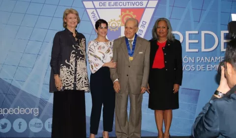Apede anuncia convocatoria para el concurso para acreedor a  Medalla Vicente Pascual Barquero 2019