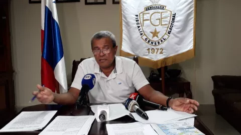 Fiscal electoral Eduardo Peñaloza se ratifica en legalidad de  las candidaturas de  Ricardo Martinelli 