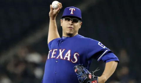 Panameño Ariel Jurado se mete en  pelea por rotación de Rangers de Texas