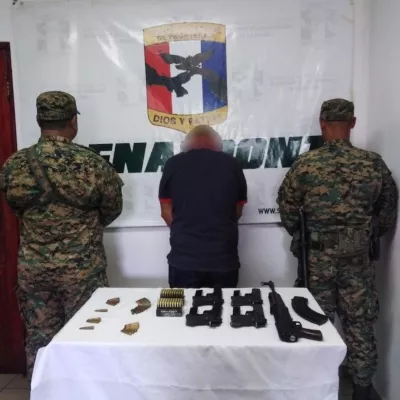 Ordenan detención a bocatoreño por posesión ilegal de armas de fuego
