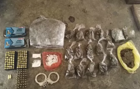 Escondían drogas y armas en un depósito en Santa María, Betania