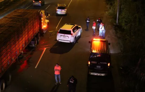Muere un camionero al ser atropellado en la autopista Arraiján-La Chorrera 